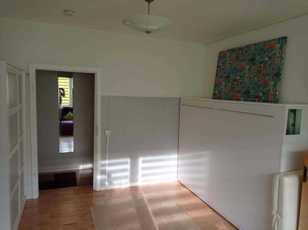 Appartamento Ferienwohnung Fuer 1-3 Personen In Berlin, Naehe U Friedrichsfelde Berlino